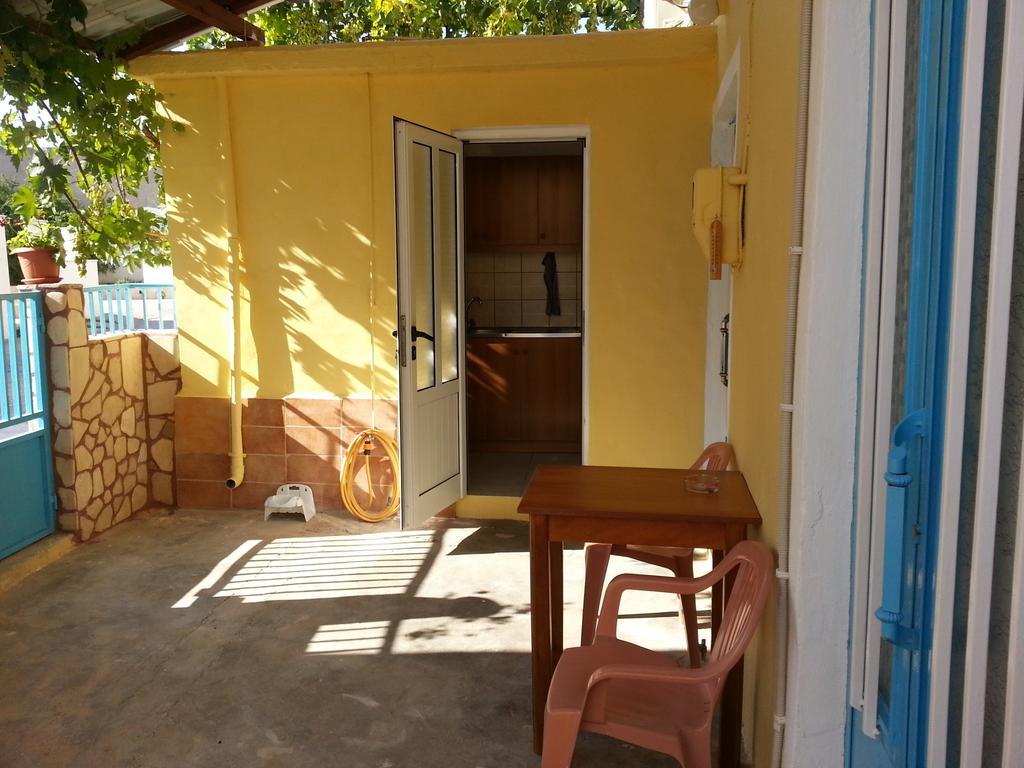 Vintage House-Vori-Rent Rooms Luaran gambar